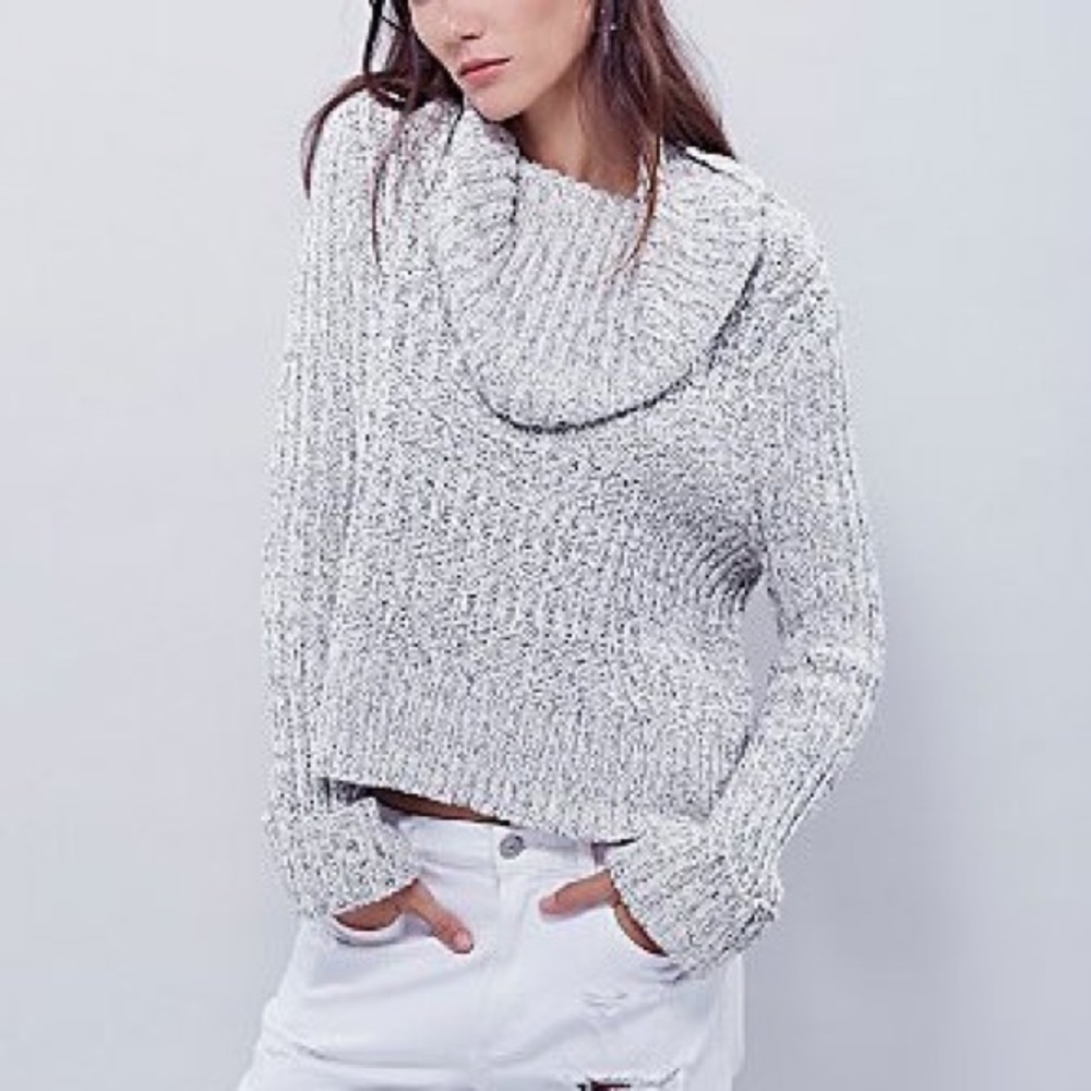 Free People cropped twisted turtle neck sweater xs